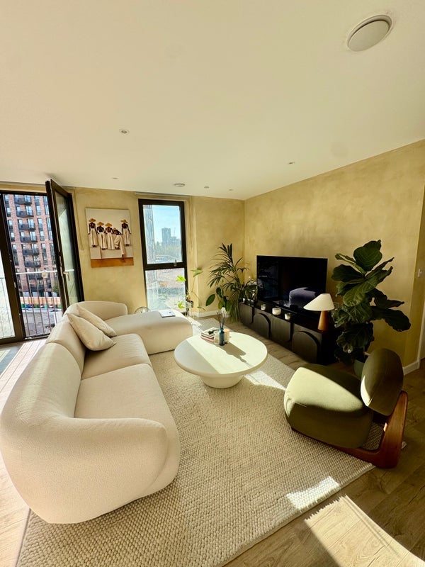 Flat Avery Avenue in Greater London