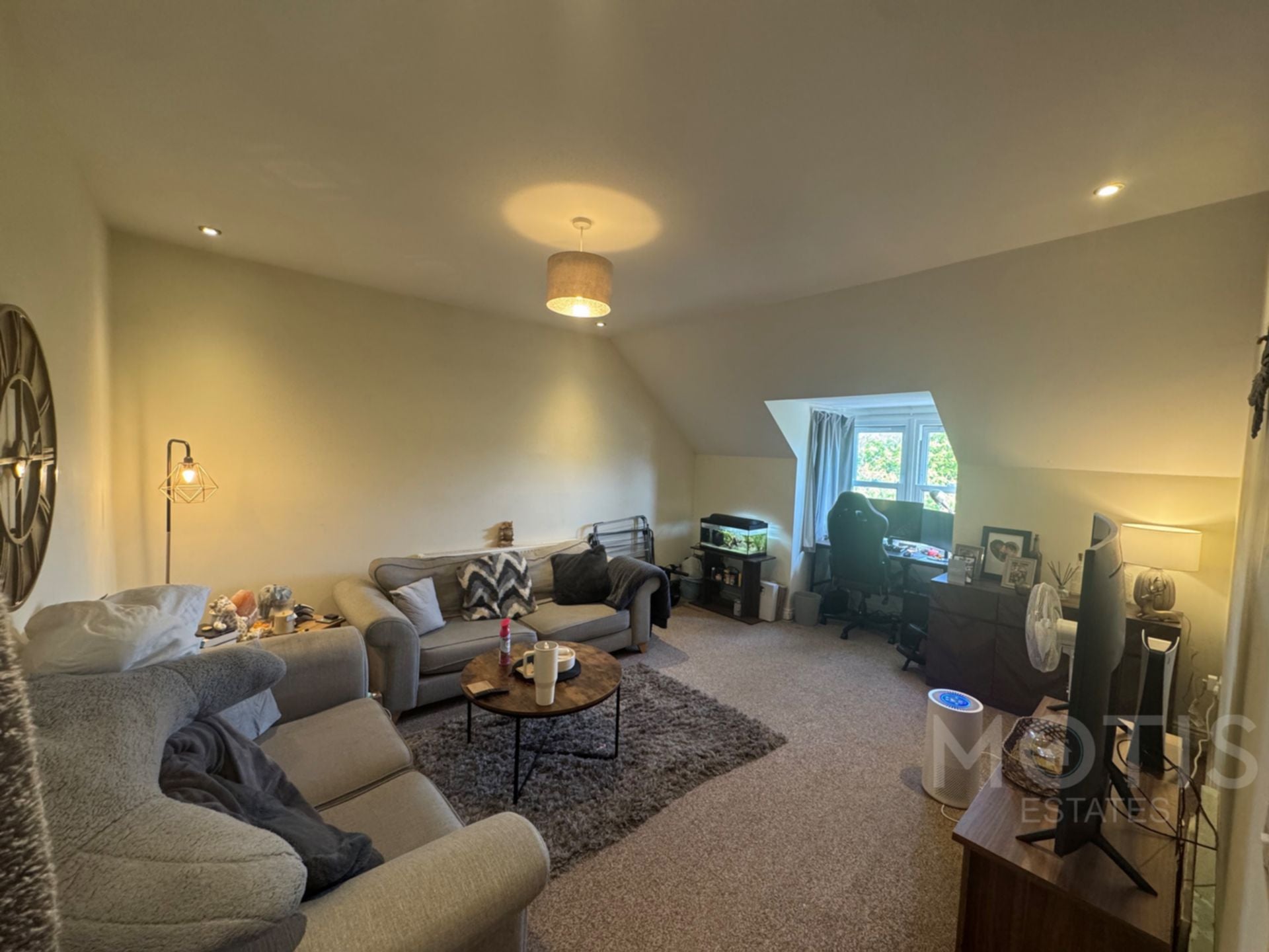 Flat Cheriton Road in Folkestone and Hythe District