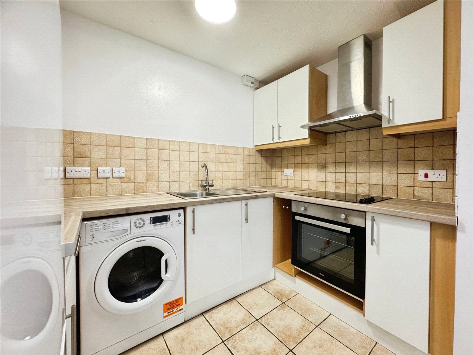 Flat Maltings Place in Reading