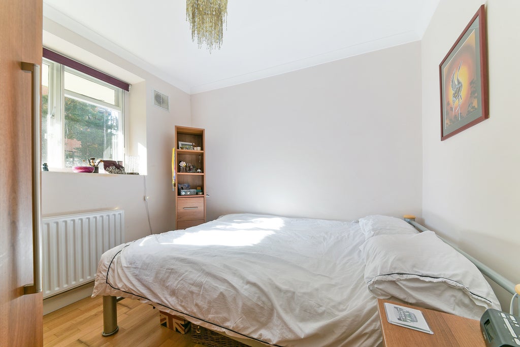 Flat York Road in Greater London