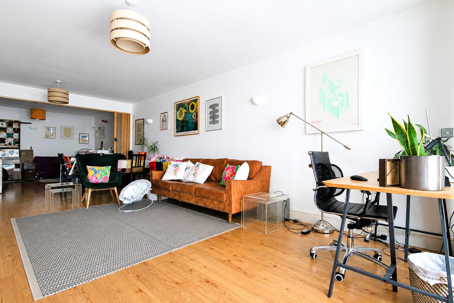 Flat Streatham High Road in Greater London