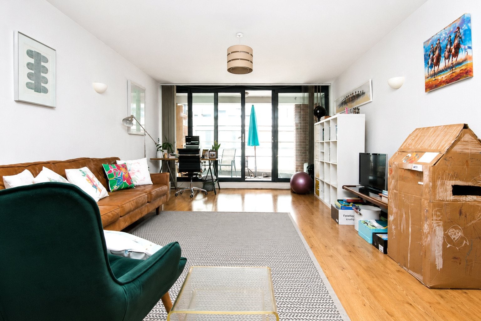 Flat Streatham High Road in Greater London