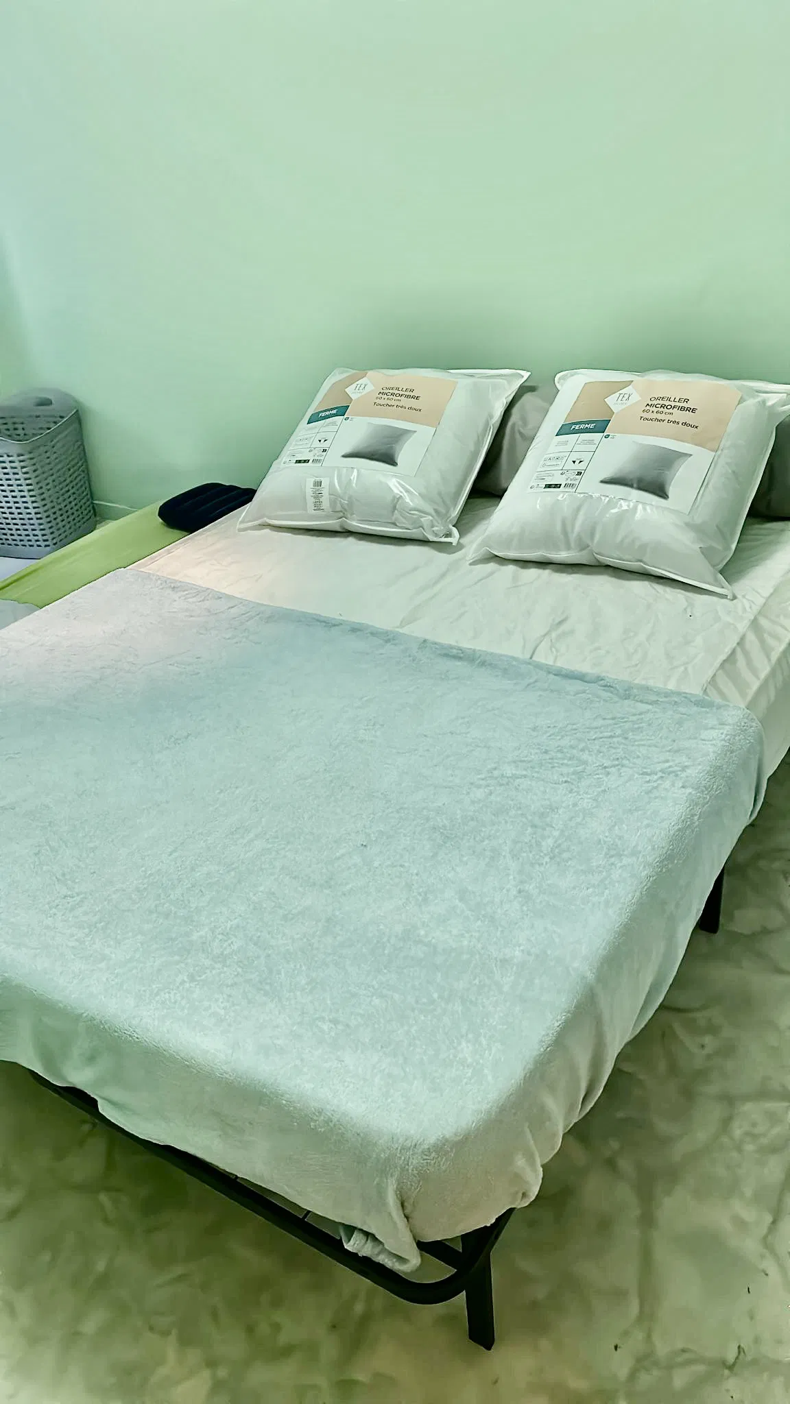 Room Nouvelle Passerelle in Évry