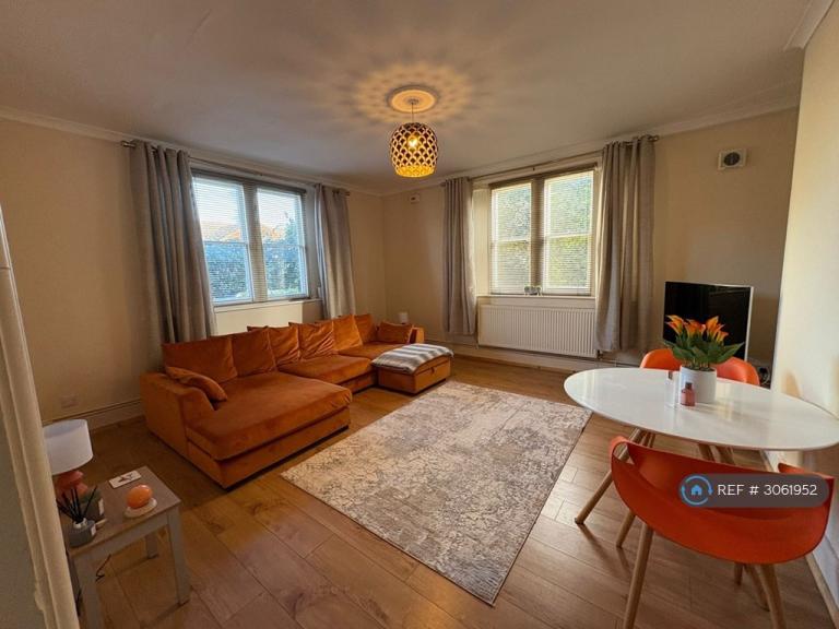 Flat Rectory Gardens in Worcester