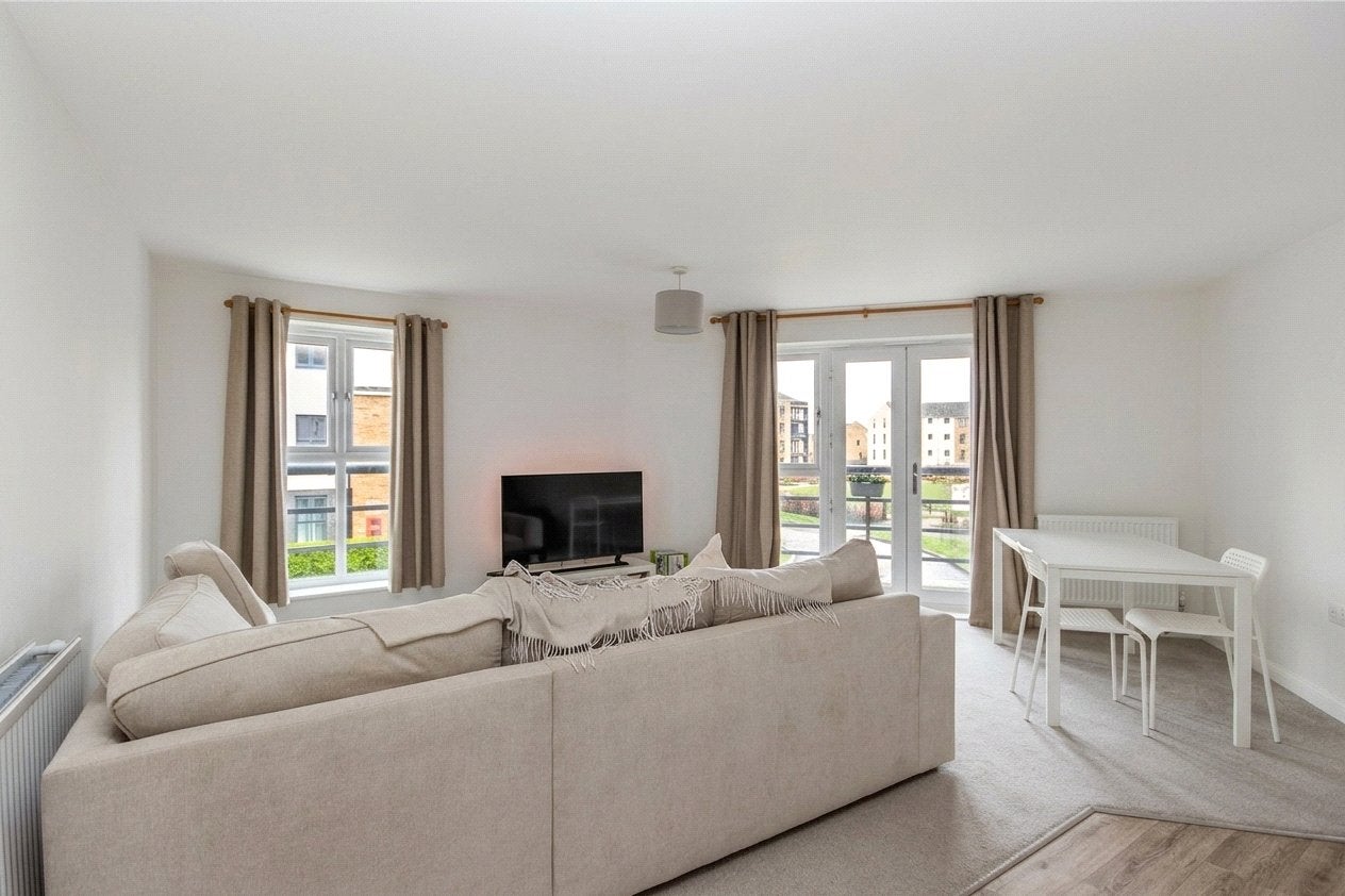 Flat Great Pease Park in Patchway