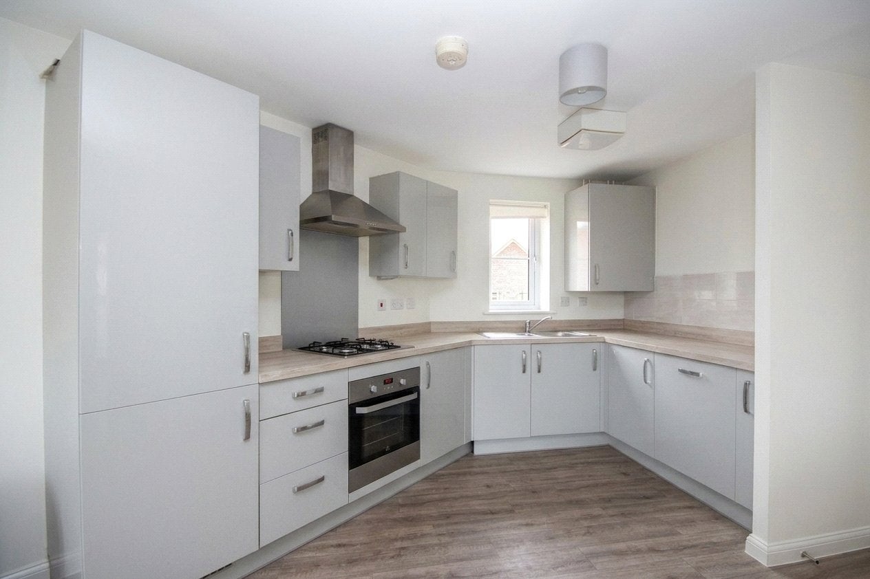 Flat Great Pease Park in Patchway