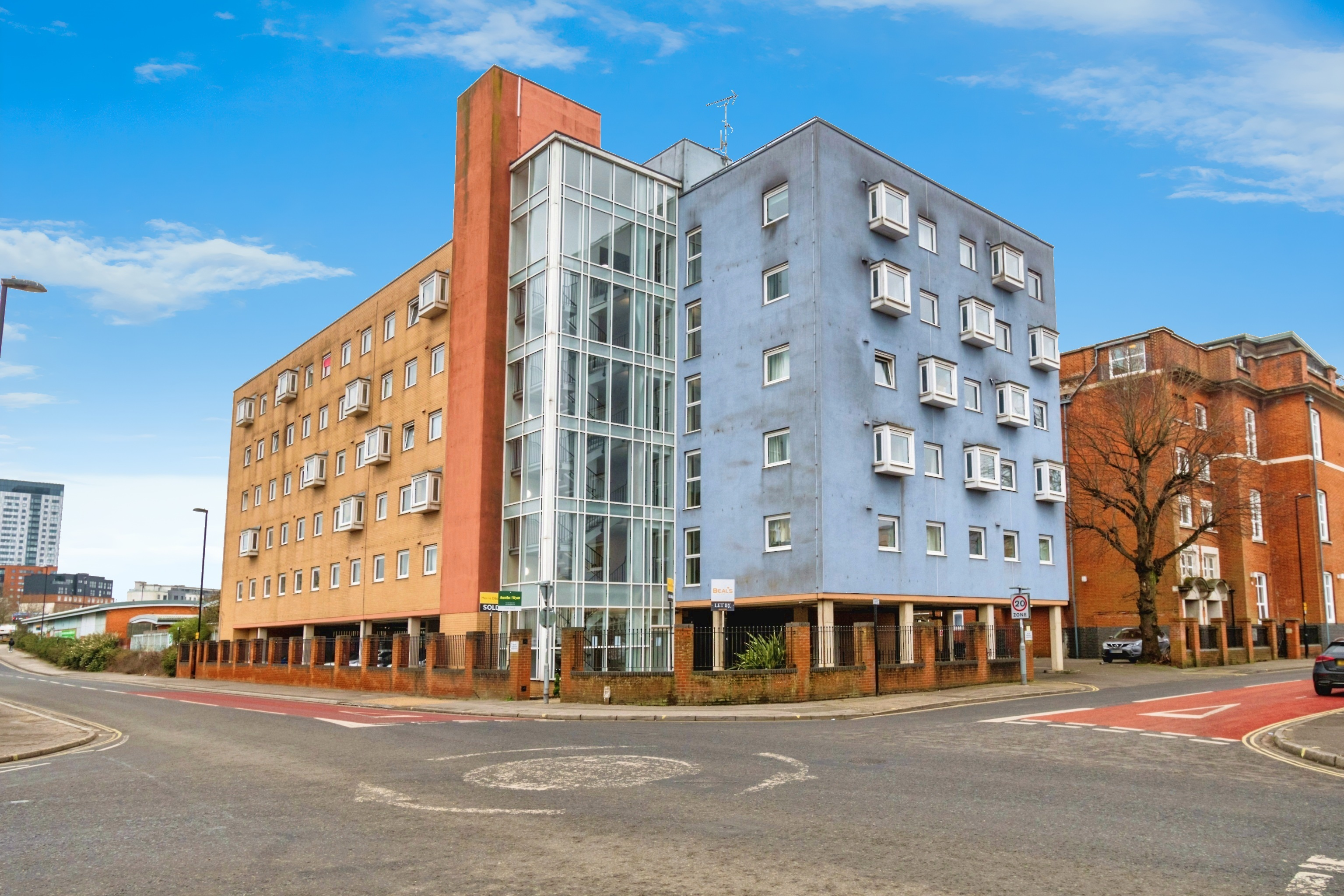 Flat Anglesea Terrace in Southampton