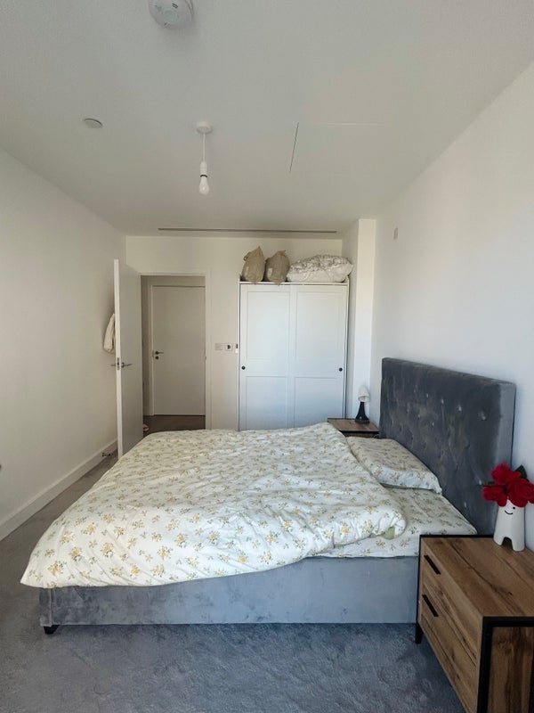 Room Needell Road in Greater London