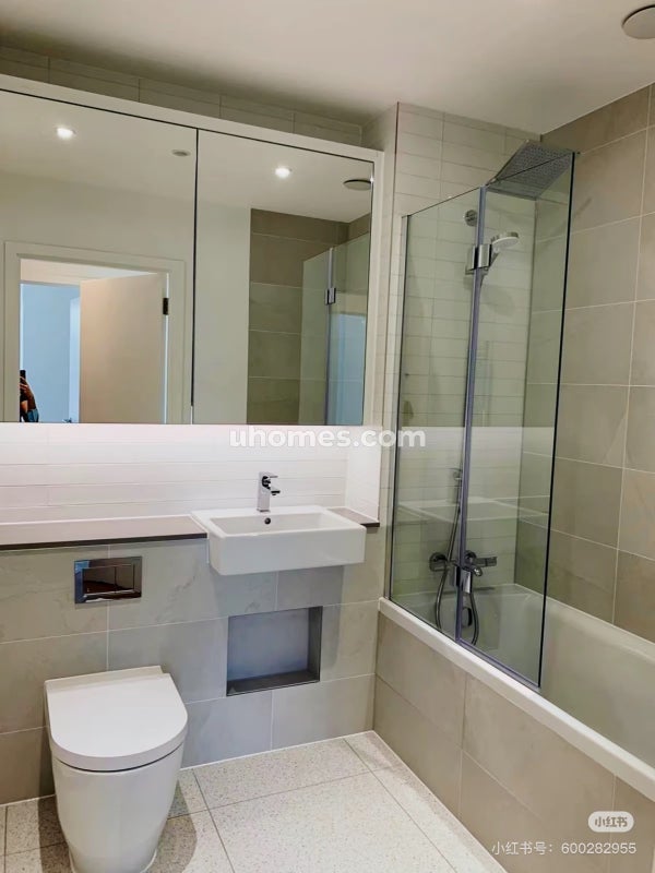 Room Needell Road in Greater London
