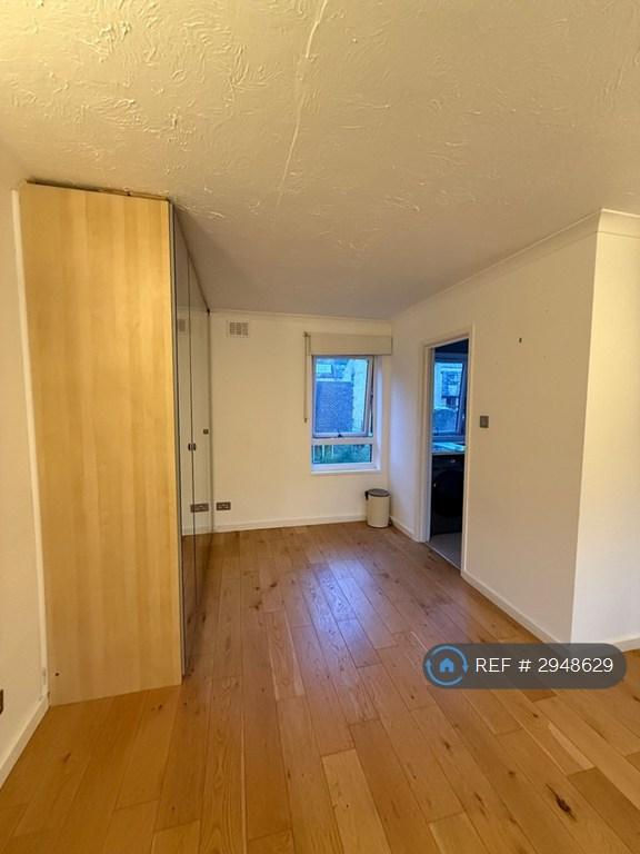 Flat Banim Street in Greater London