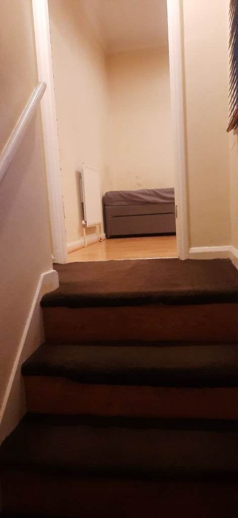 Room Barmeston Road in Greater London