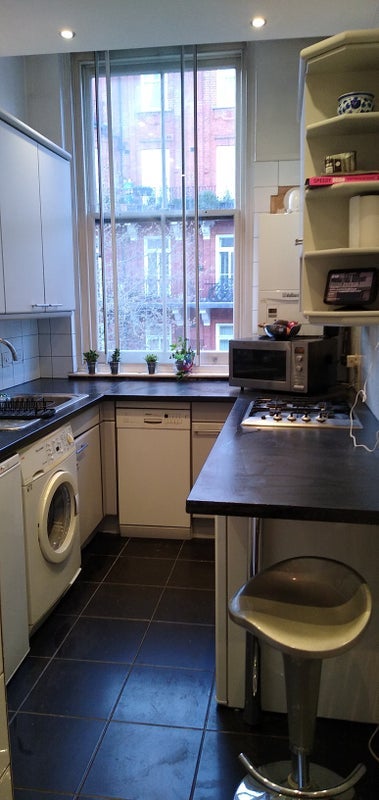 Room Coleherne Road in Greater London
