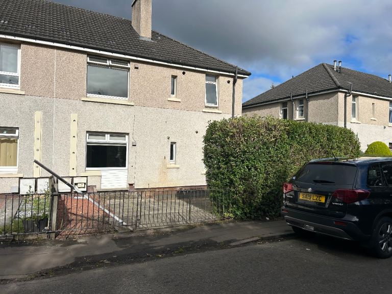 Flat Montrose Avenue in Glasgow