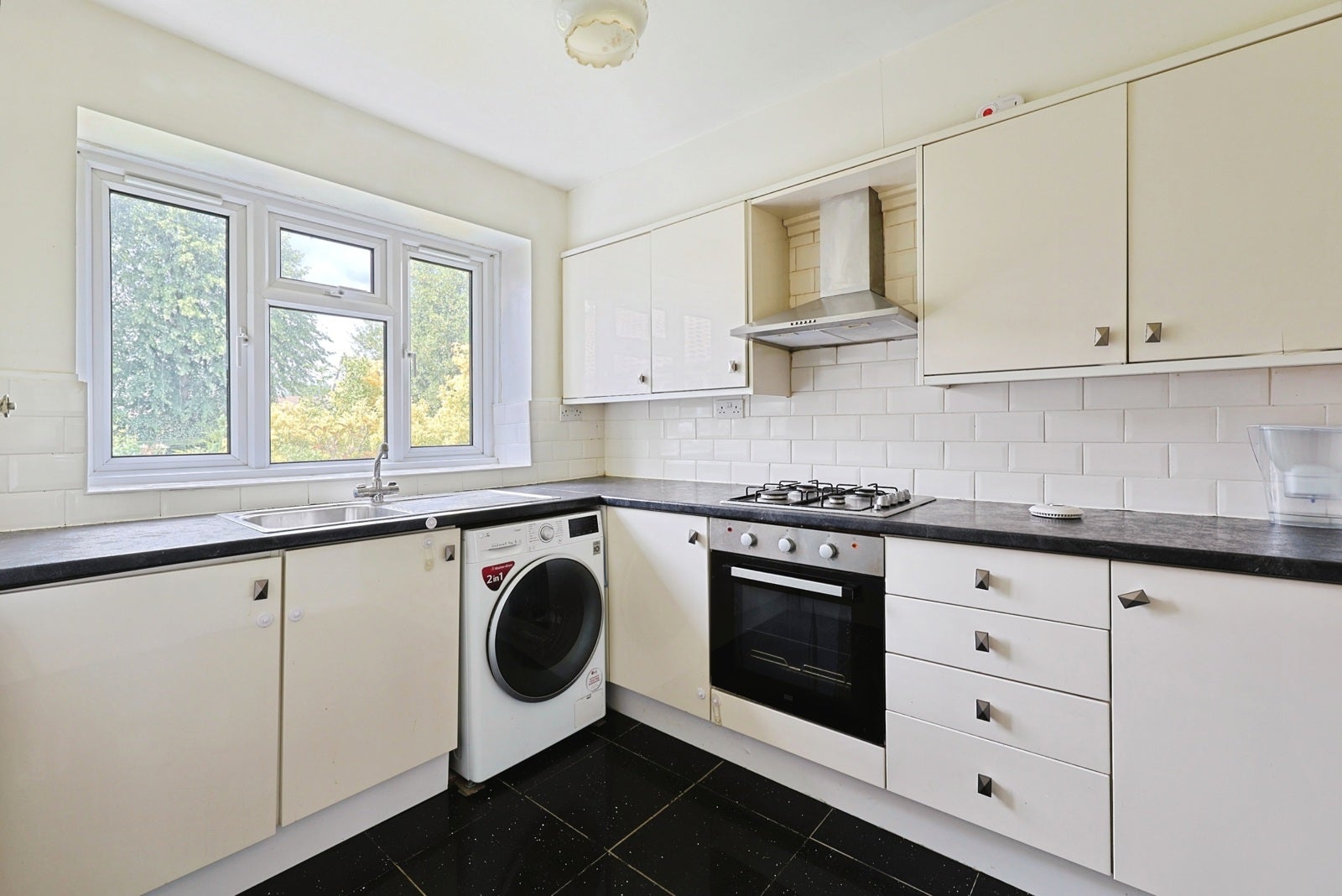 Flat The Lindens in Greater London