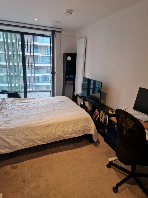Room Riverside Walk in Greater London