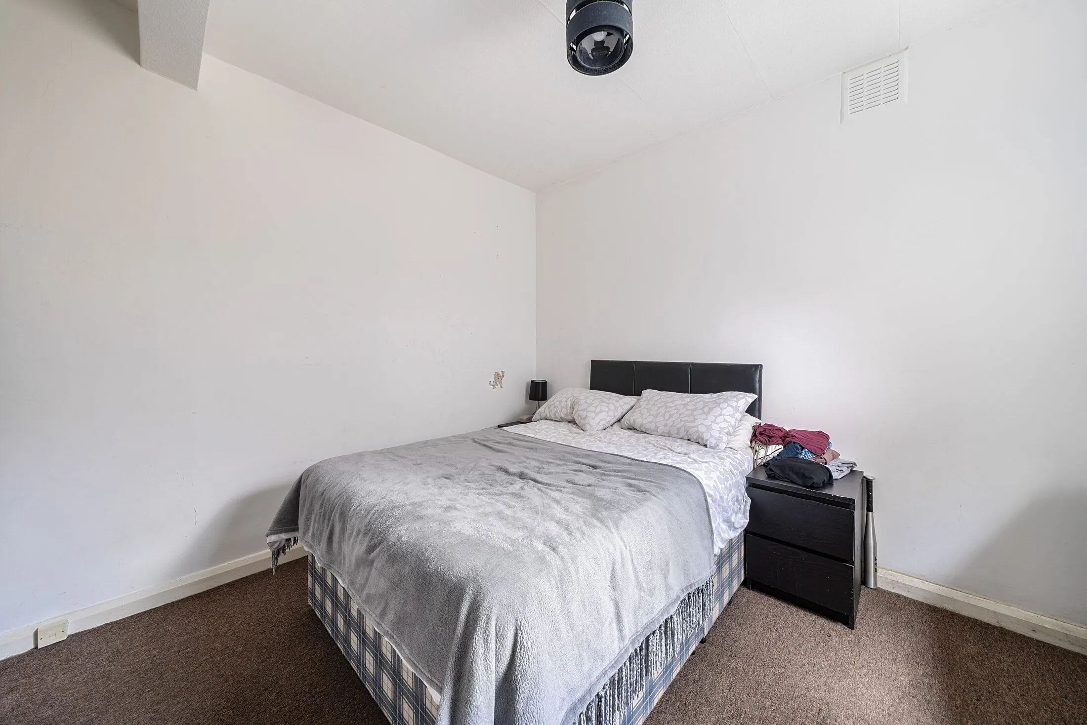 Flat Braganza Street in Greater London