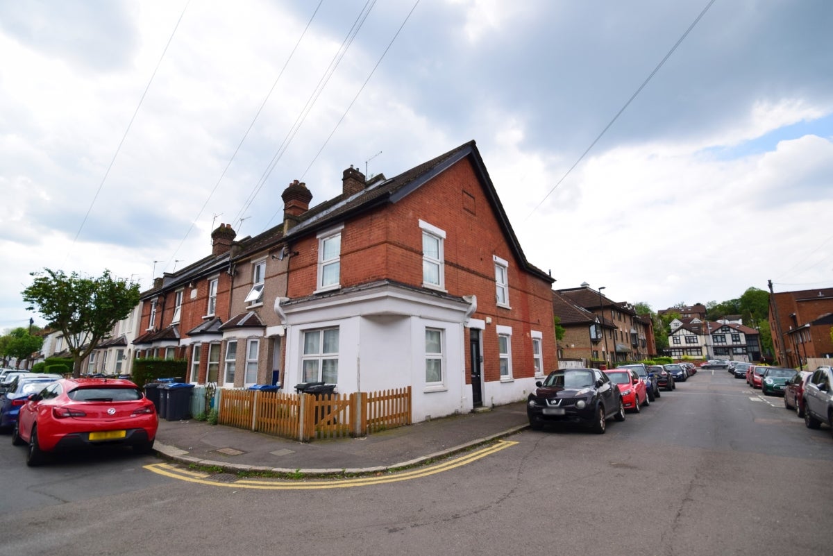 Flat Whitestone Way in Greater London