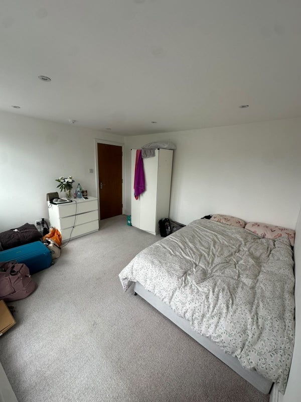 Room Nello James Gardens in Greater London