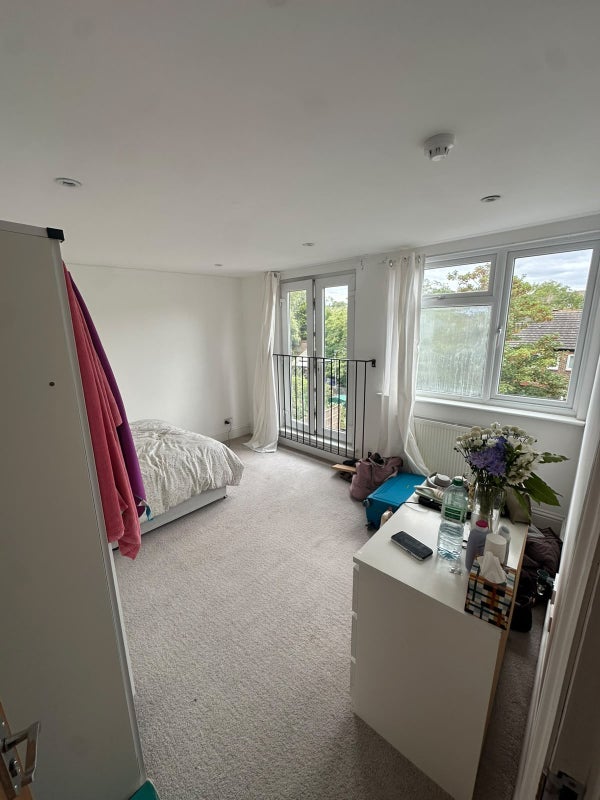 Room Nello James Gardens in Greater London