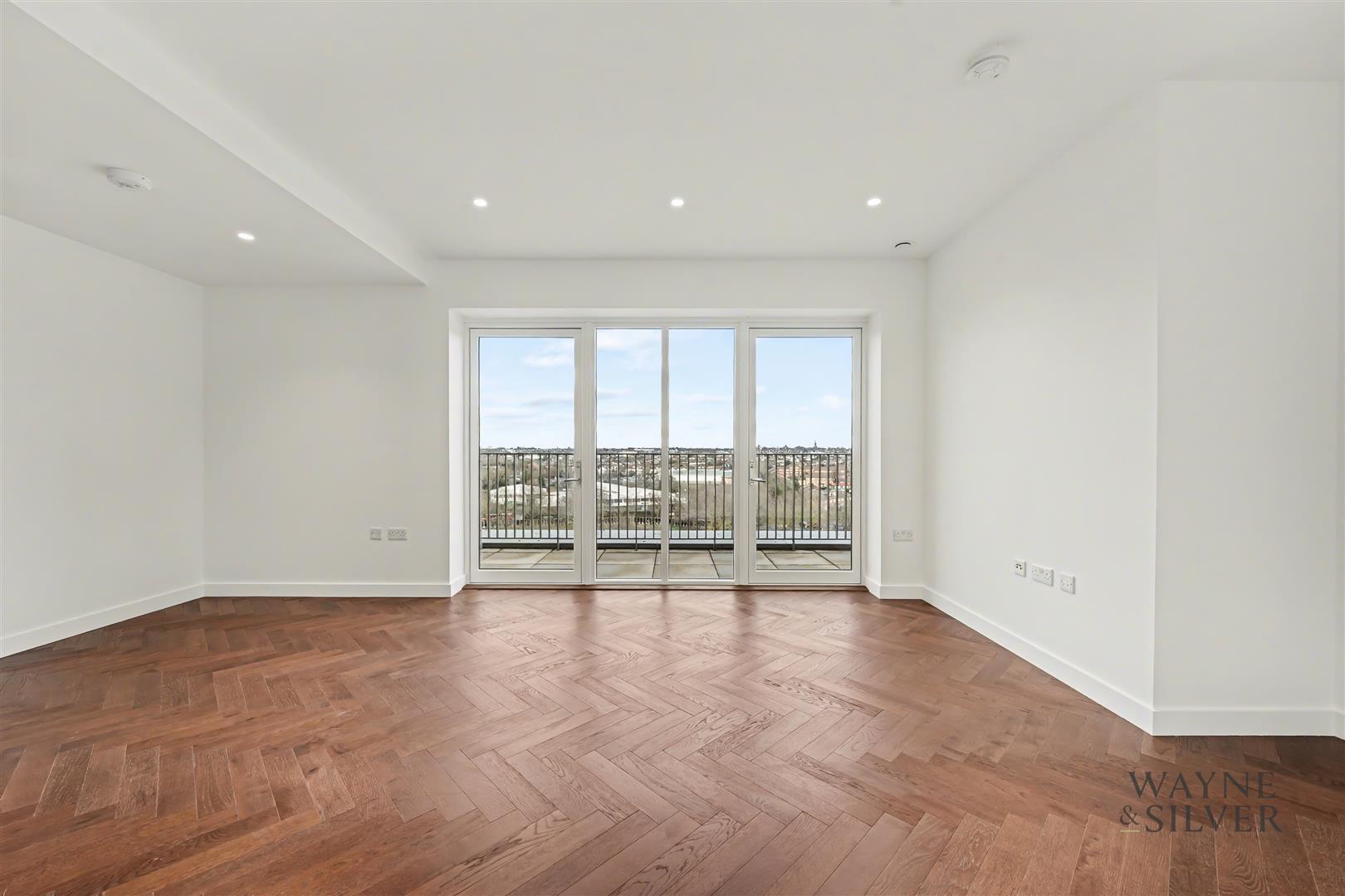 Flat Parkview Avenue in Greater London