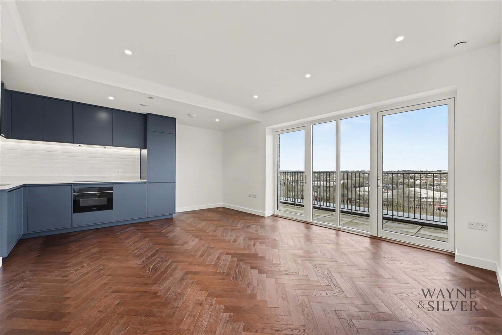 Flat Parkview Avenue in Greater London