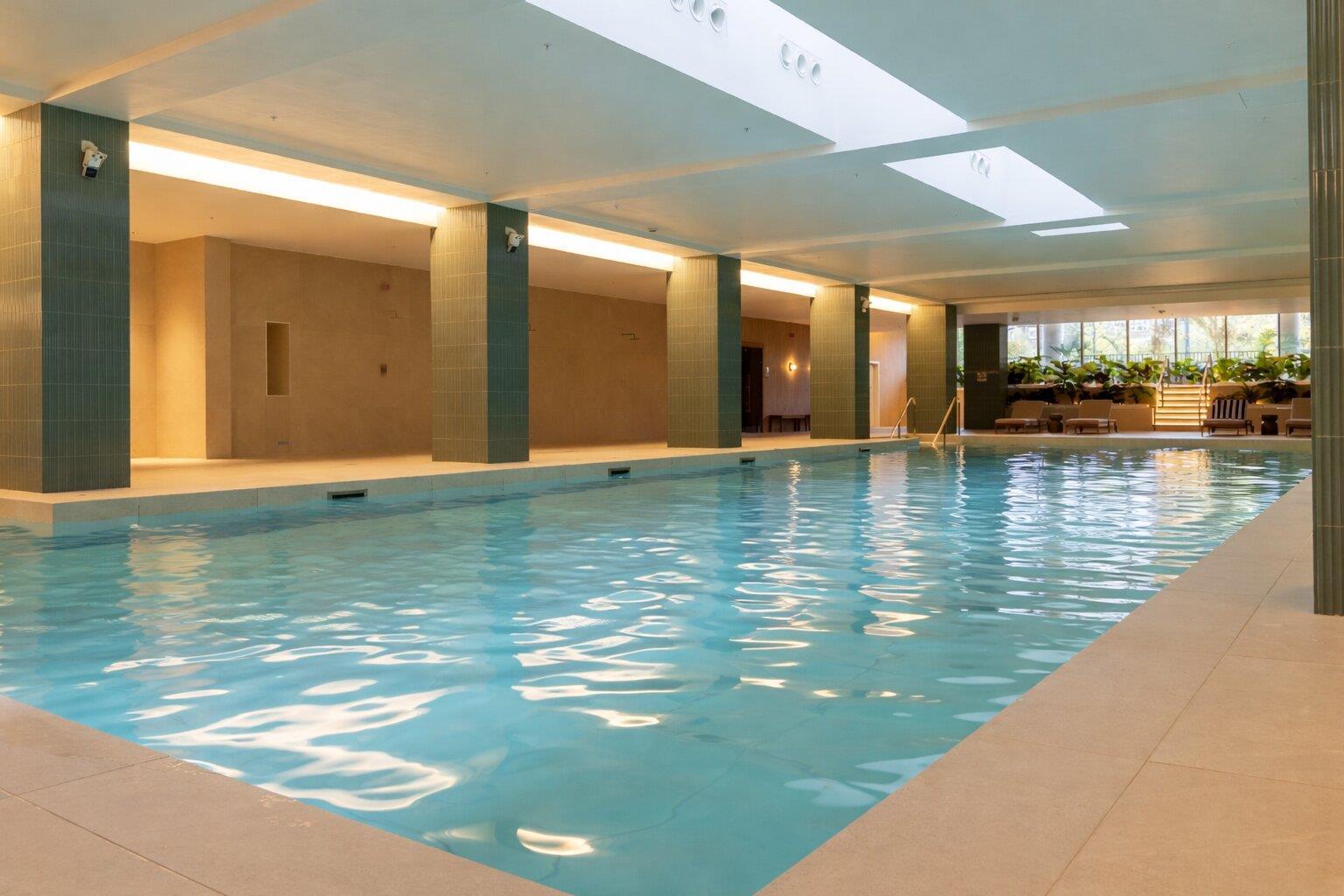 Flat Parkview Avenue in Greater London