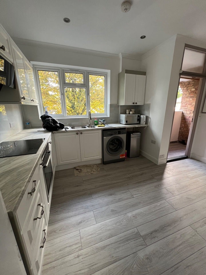 Flat Minchenden Court in Greater London