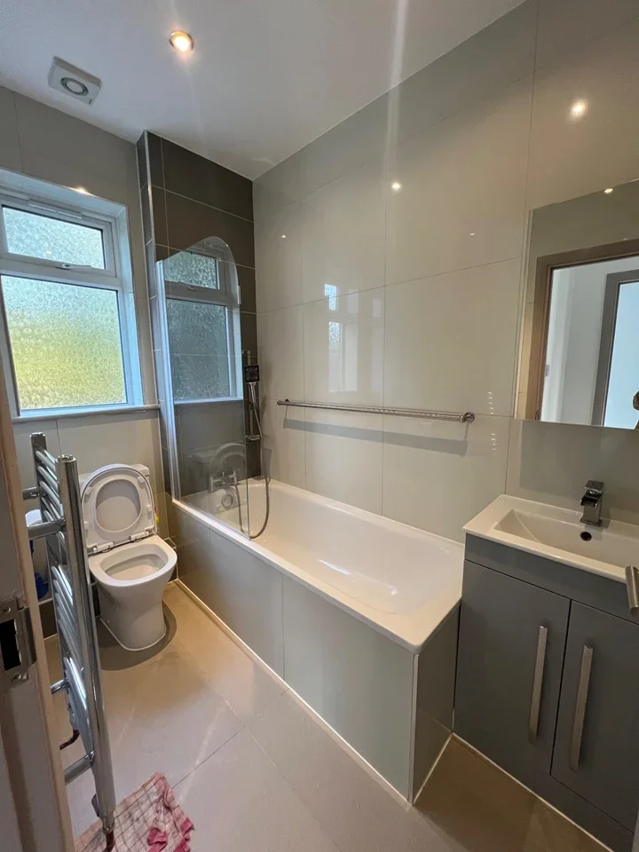 Flat Minchenden Court in Greater London