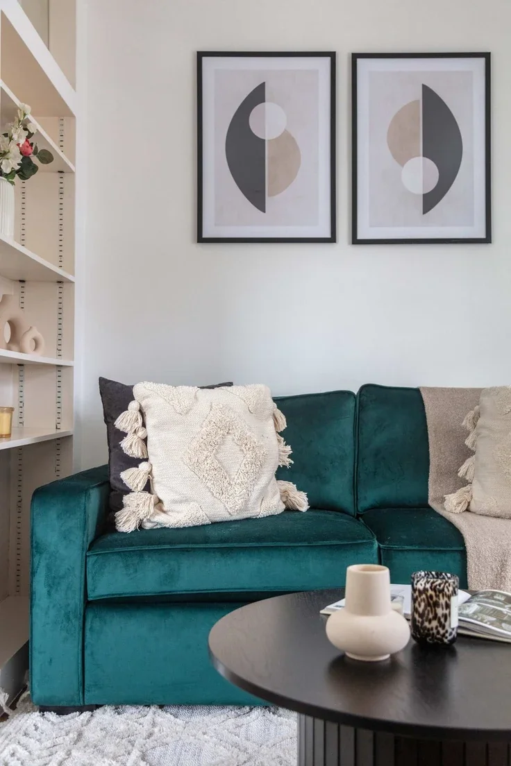 Flat Goodge Place in Greater London