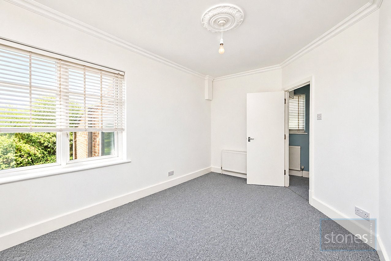 Flat East End Road in Greater London