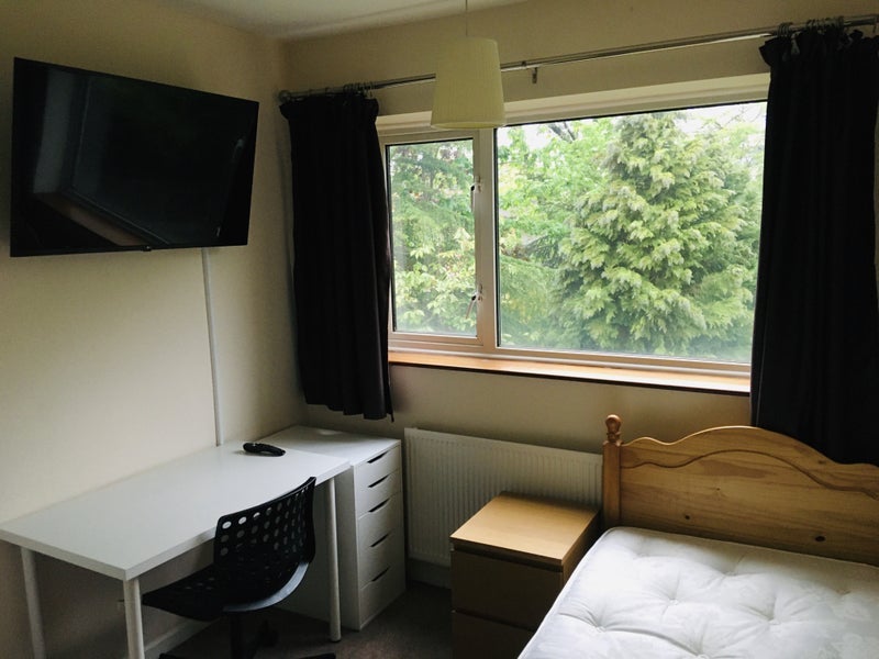 Room The Hides in Harlow