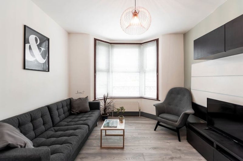 Room Grange Road in Greater London