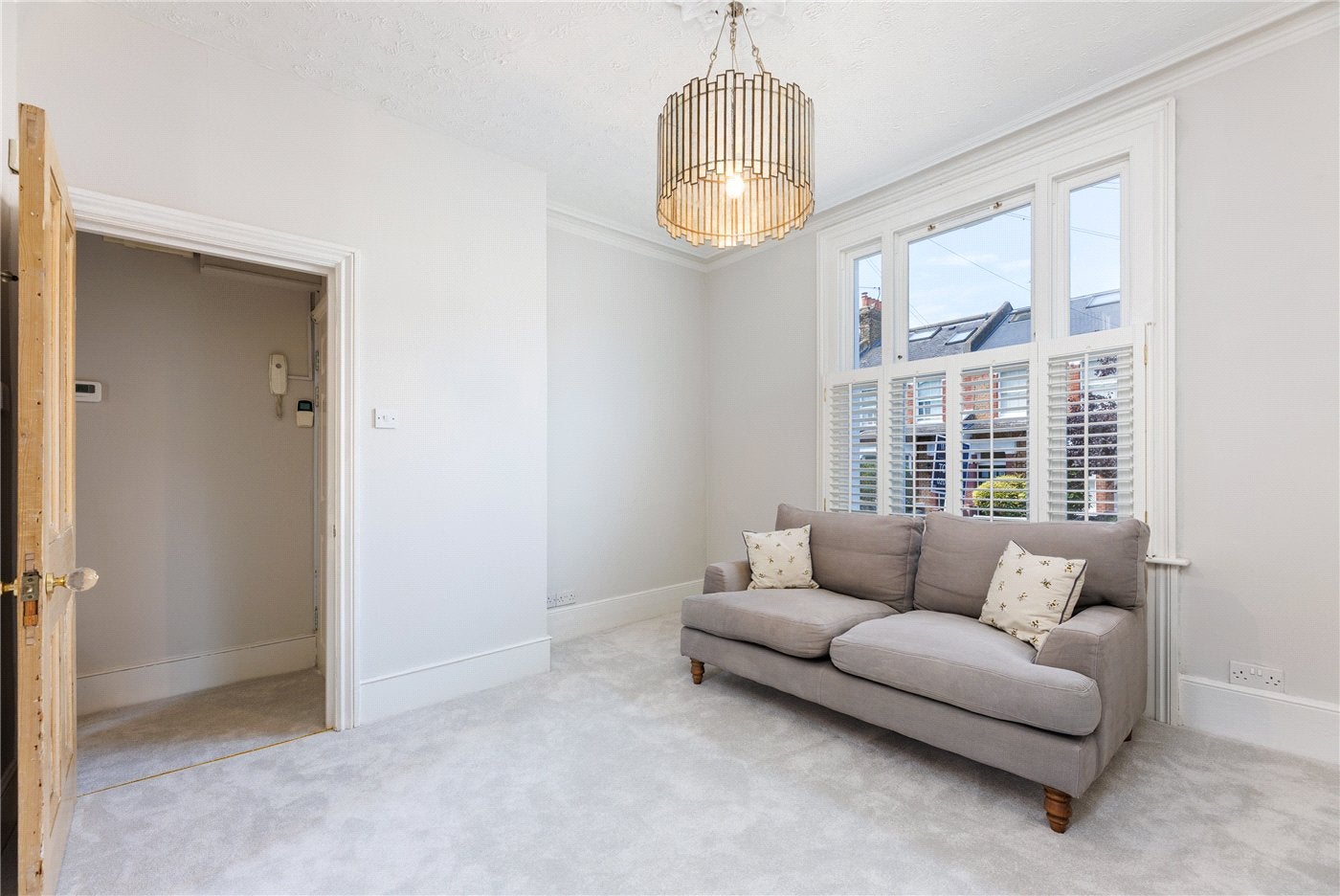 Flat Stanbridge Road in Greater London
