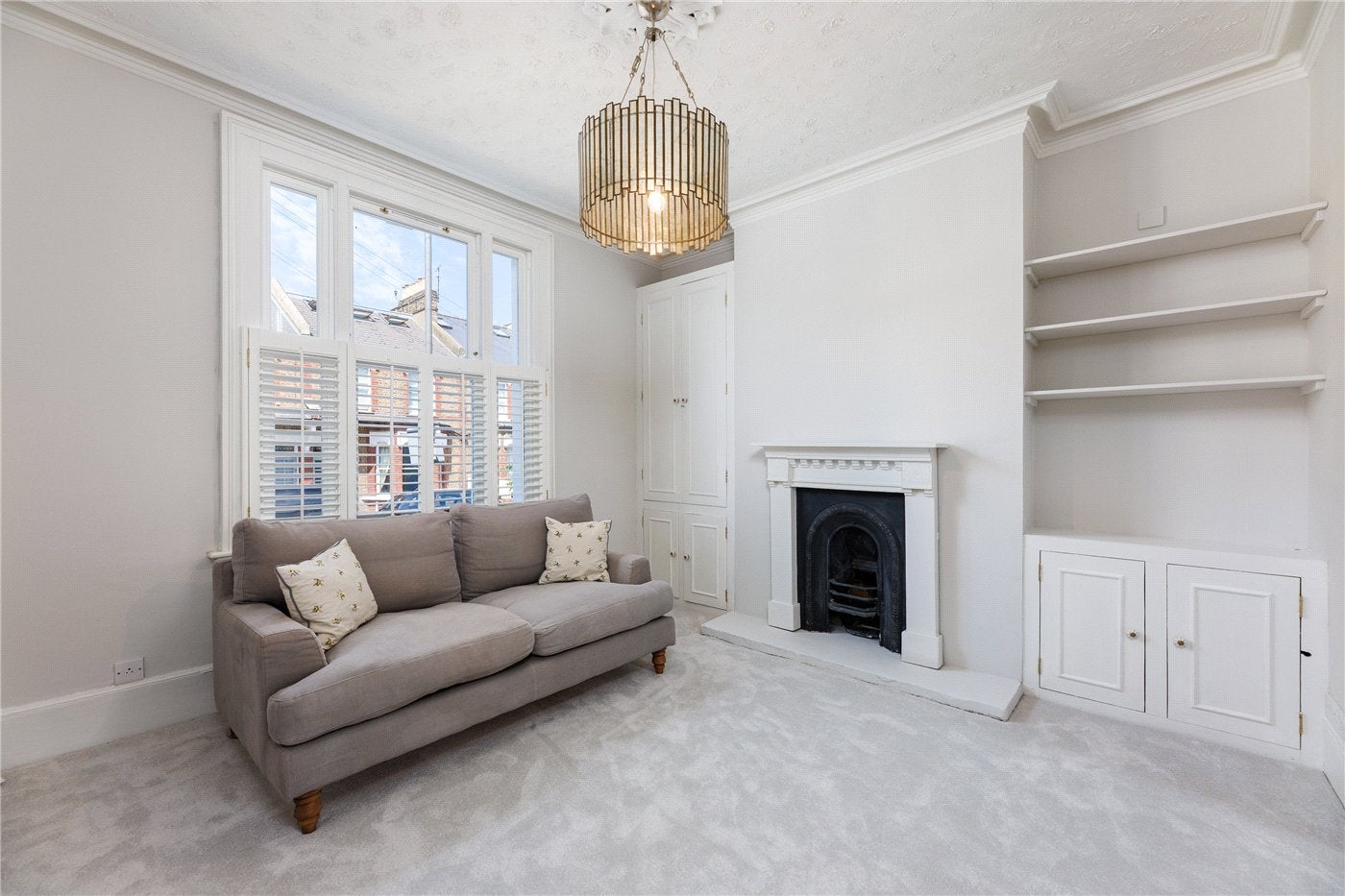 Flat Stanbridge Road in Greater London