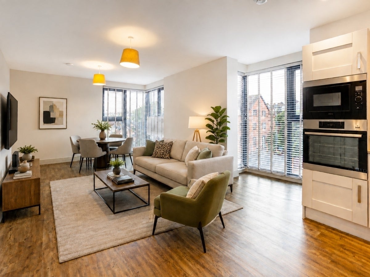 Flat Denzil Road in Guildford