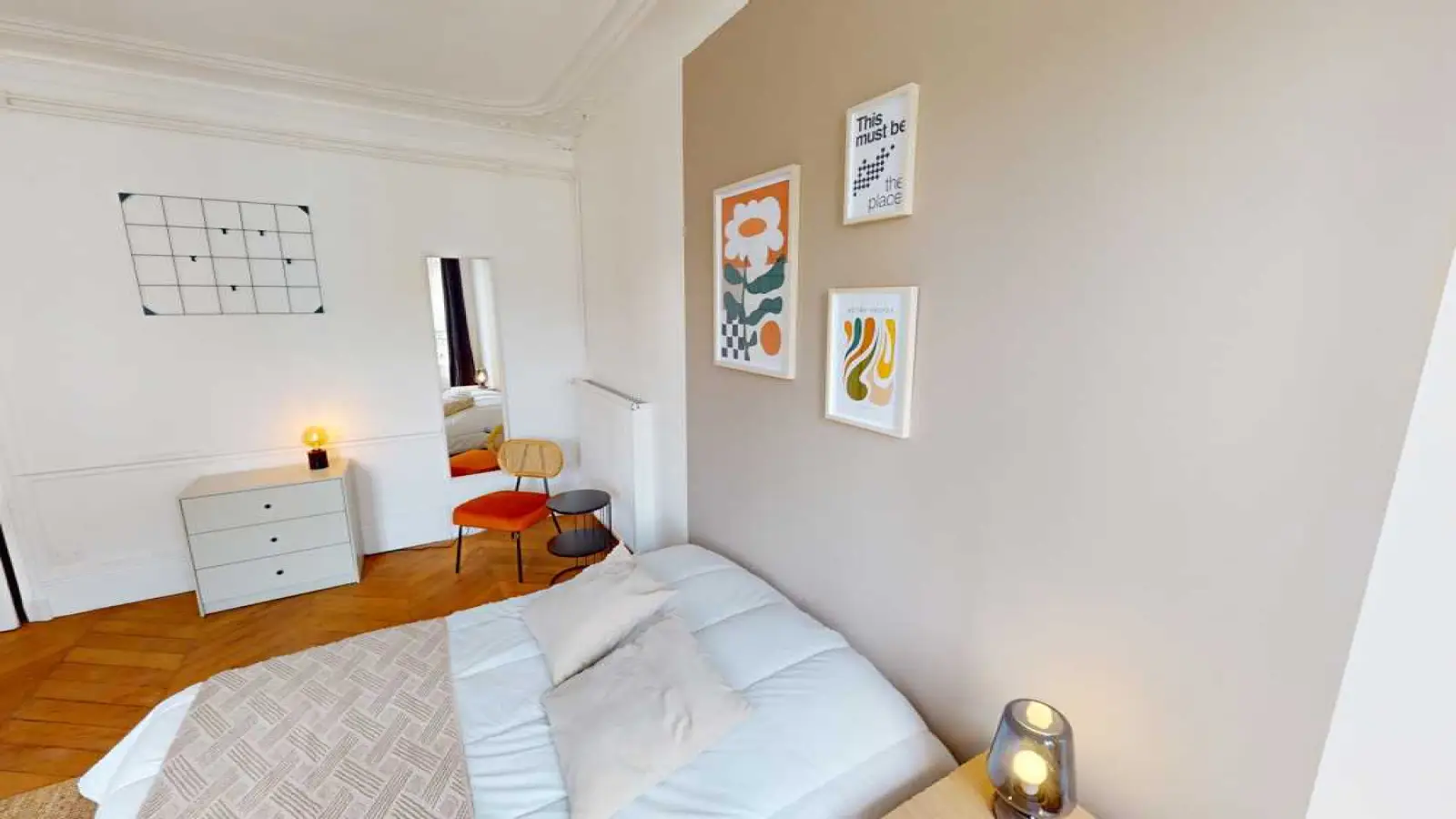 Room Rue La Fayette in Paris