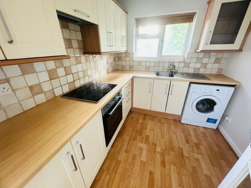 Flat Kingslea Road in Metropolitan Borough of Solihull