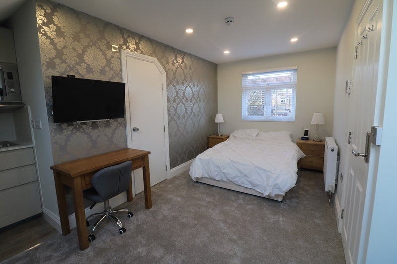 Flat The Ridgeway in Greater London