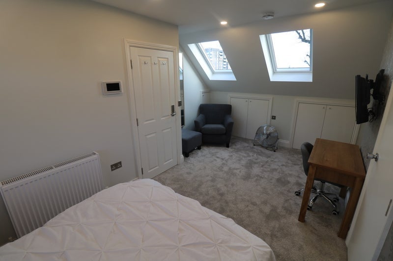Flat The Ridgeway in Greater London