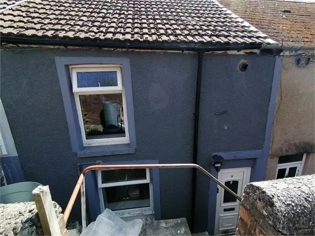 House Middle Row in Ashford