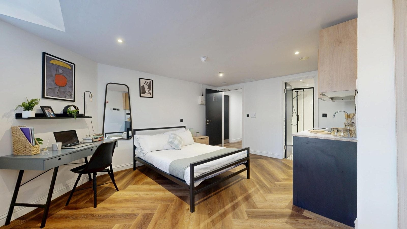 Room Thurloe Street in Manchester