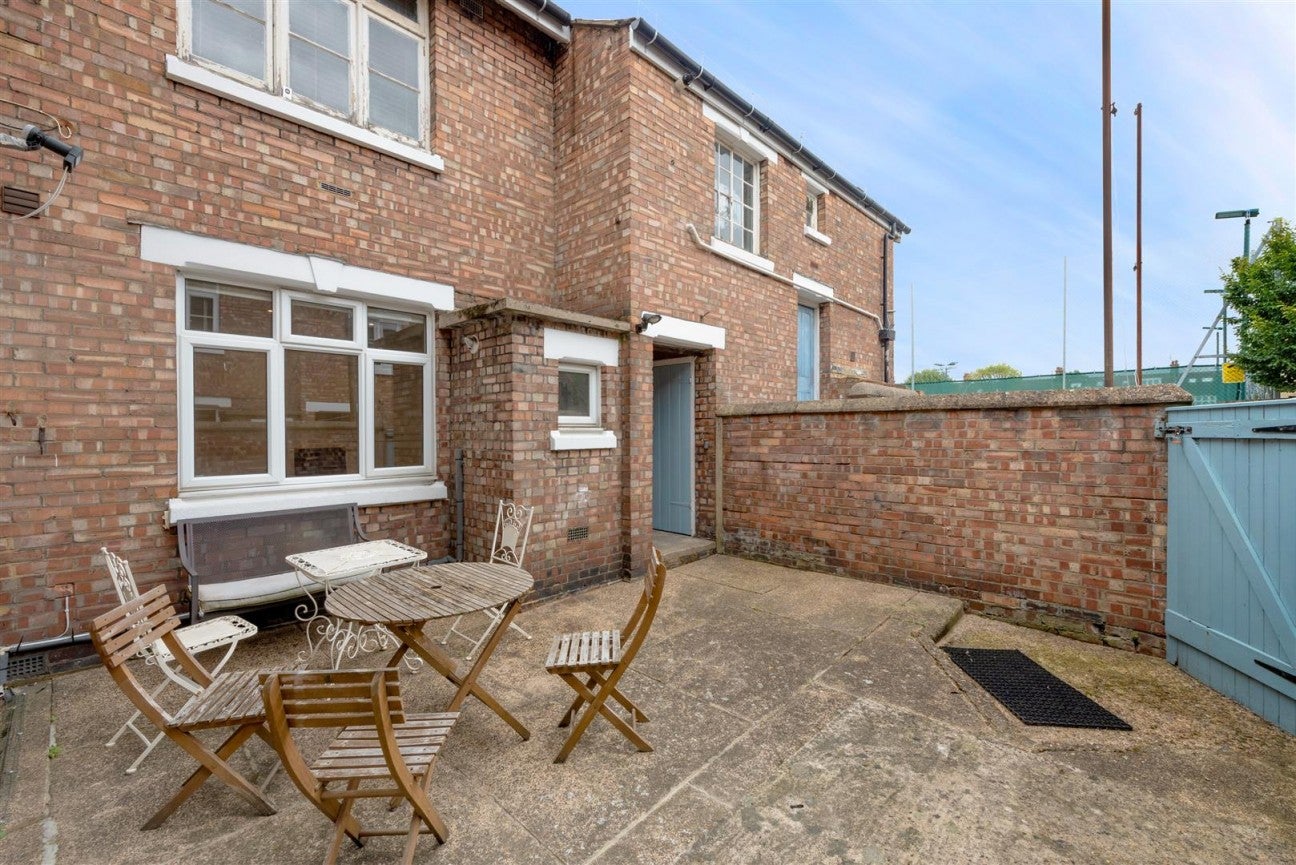 House Strickland Row in Greater London
