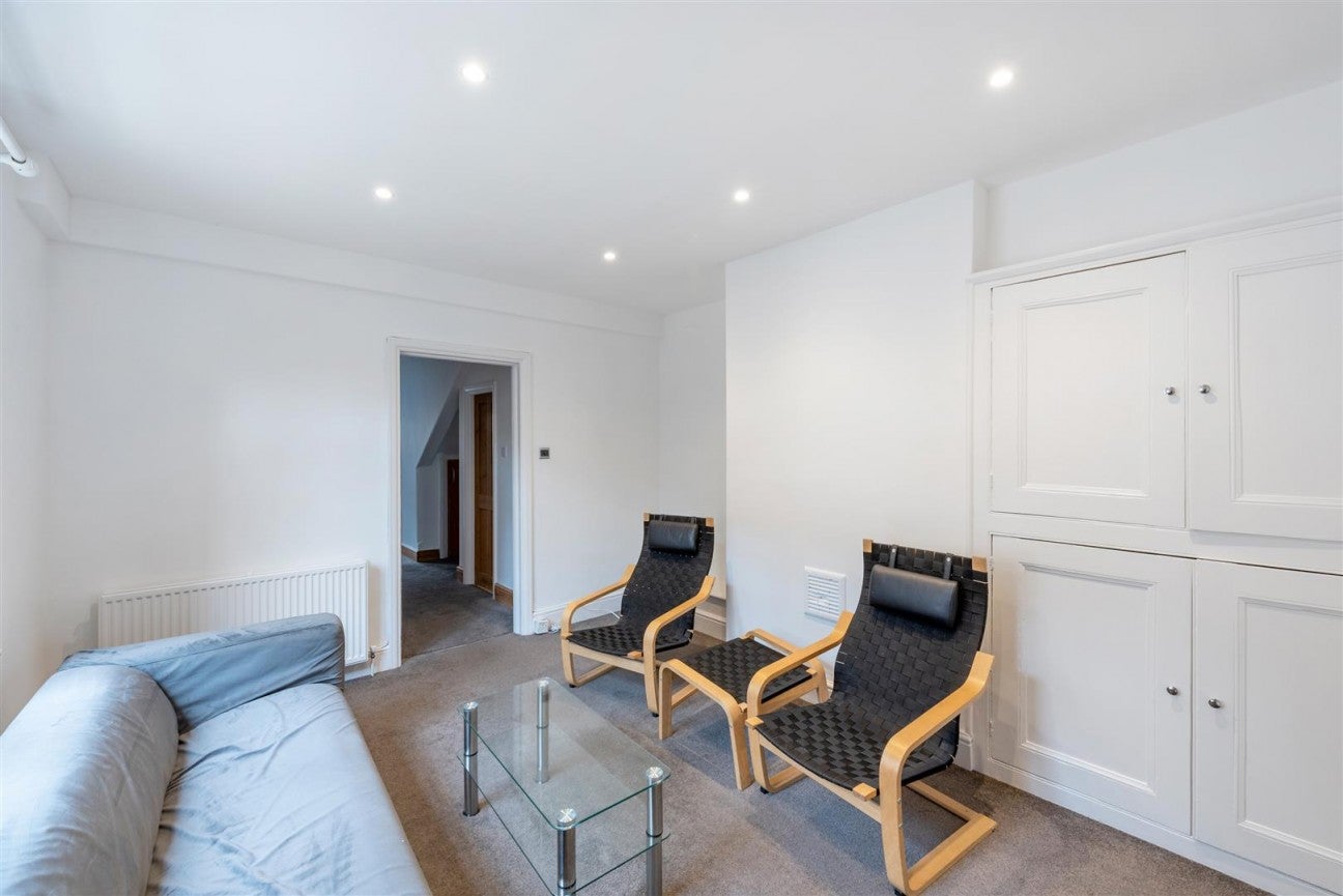 House Strickland Row in Greater London
