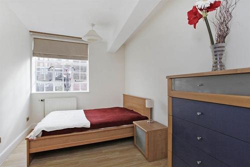 Flat Lucan Place in Greater London