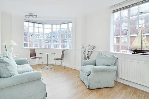 Flat Lucan Place in Greater London