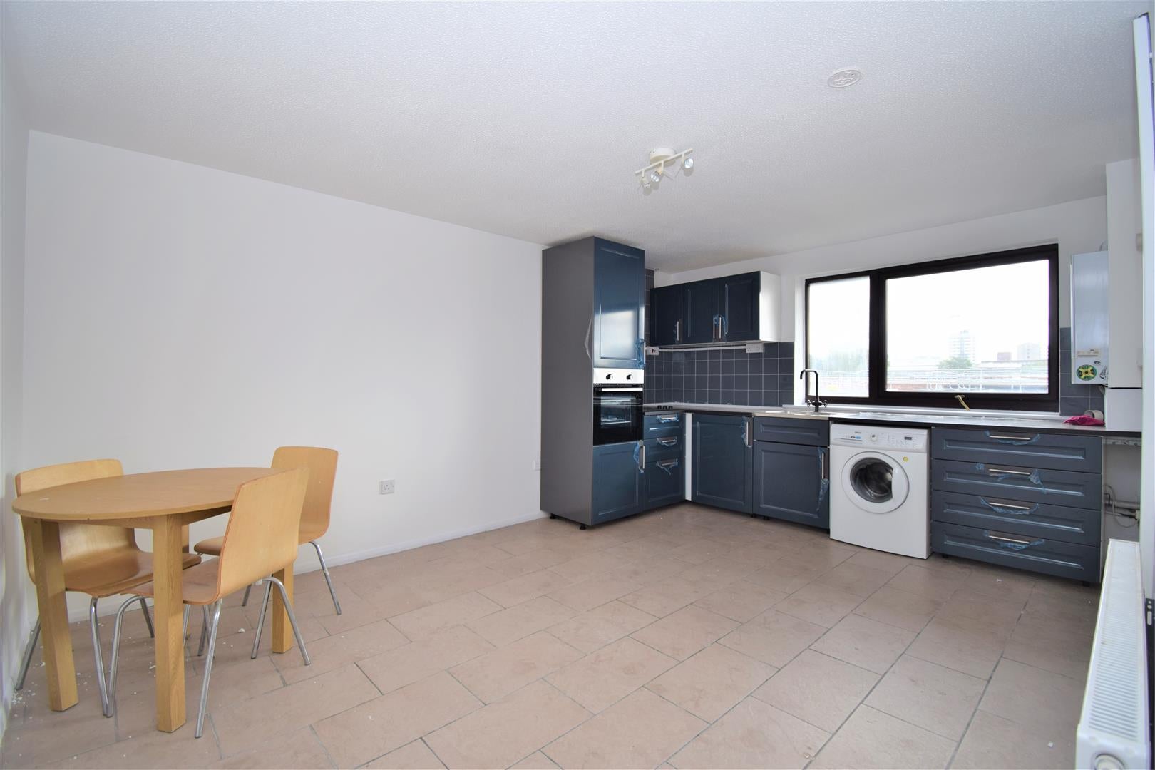 Flat Gurney Close in Greater London