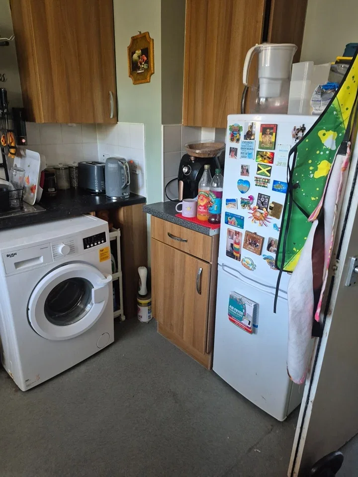 Flat Clapham Road Estate in Greater London