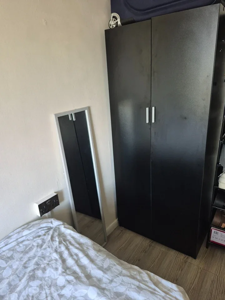 Flat Clapham Road Estate in Greater London
