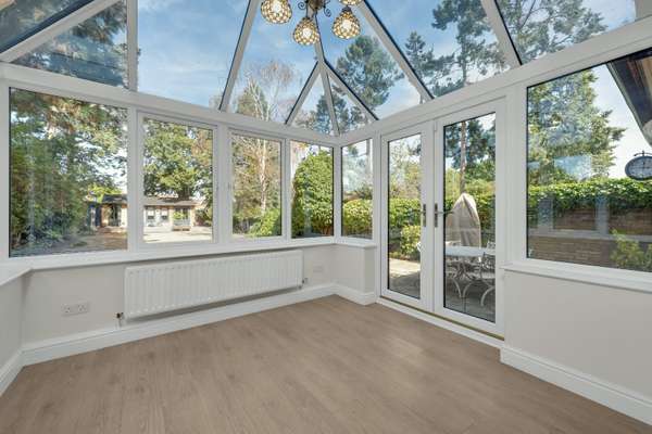 House Sidney Road in Elmbridge