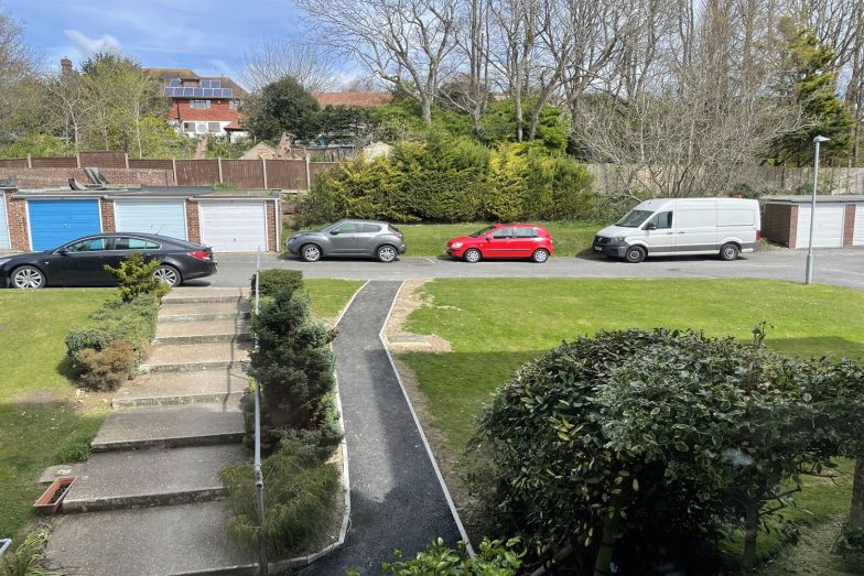 Flat Upperton Road in Eastbourne